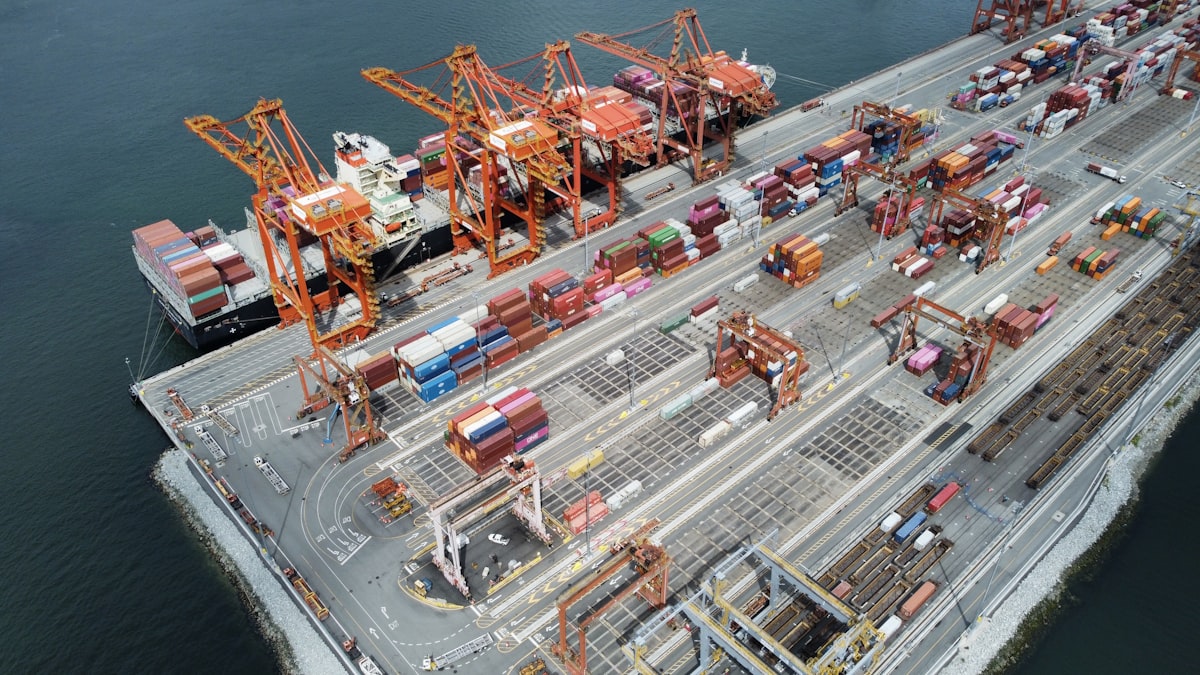 International shipping port